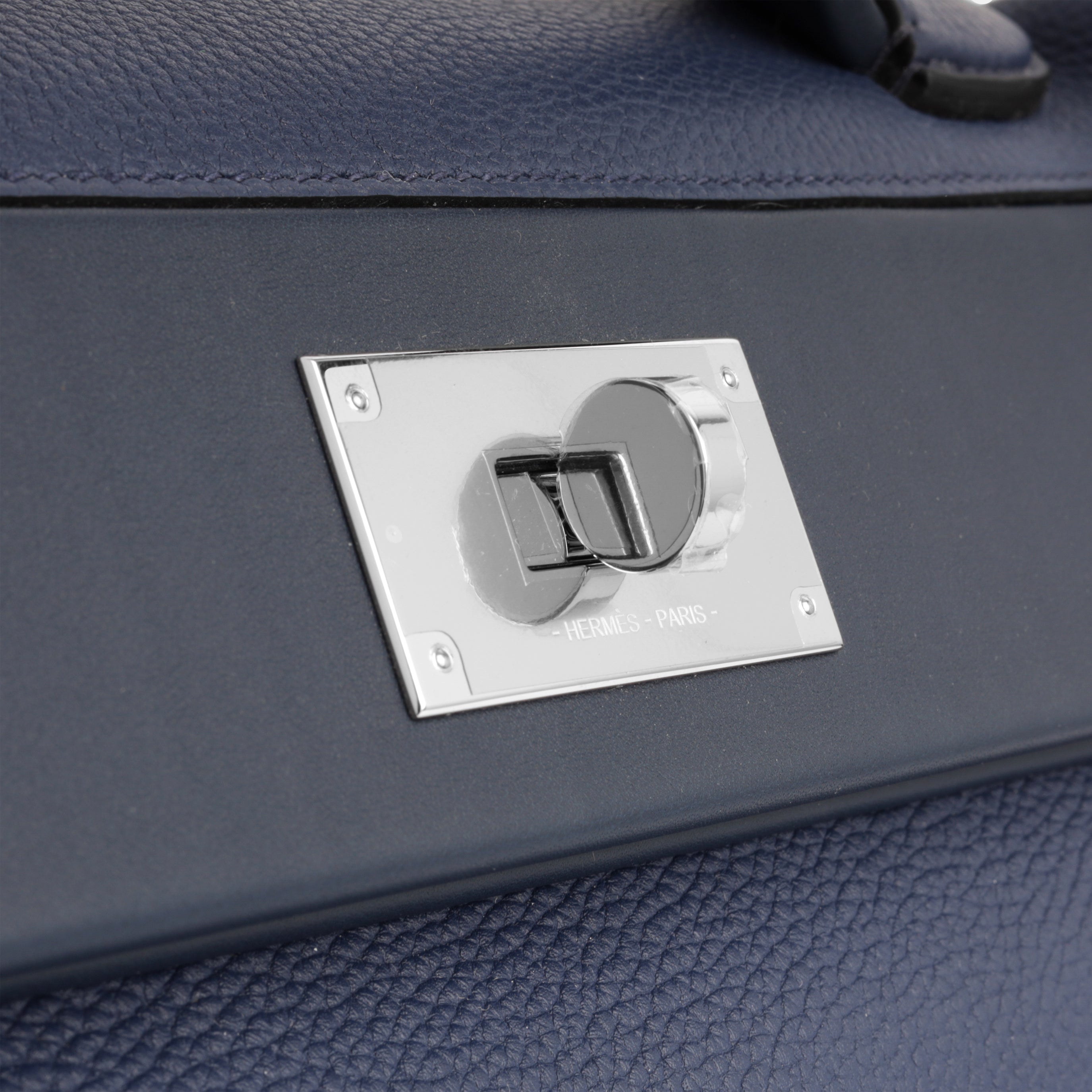 Hermès 24/24 29 Bag in Bleu Marine Togo Leather with Palladium Hardware - Image 6